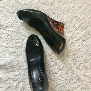 Gucci wedges with tortoise heel
